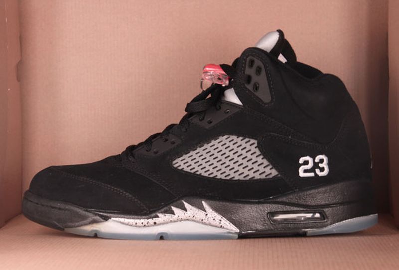 Sneakerpedia Crate Brendan 12