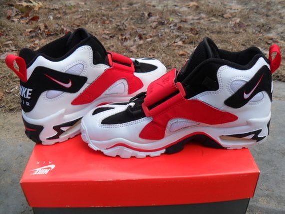 Nike Air Turmoil Mid White Fire Red Black 11
