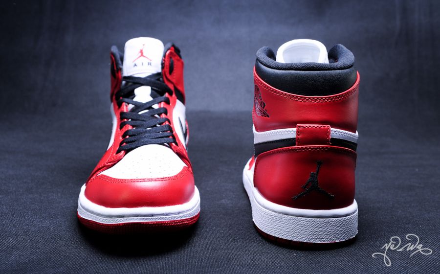 Air Jordan 1 High Bulls Retro 12