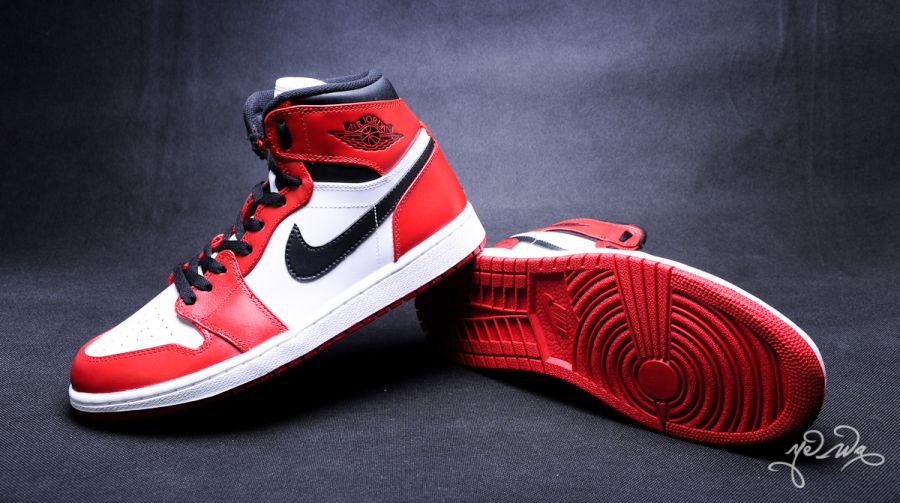 Air Jordan 1 High Bulls Retro 16