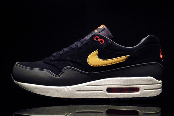 Nike Air Max 1 - Black - Gold - Red