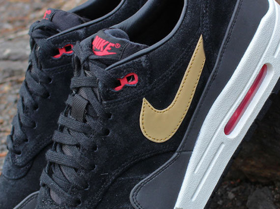 Nike Air Max 1 - Black - Metallic Gold - Hyper Red