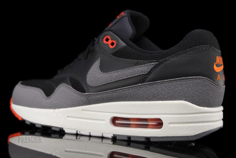 Nike Air Max 1 Essential Black Cool Grey Team Red 02