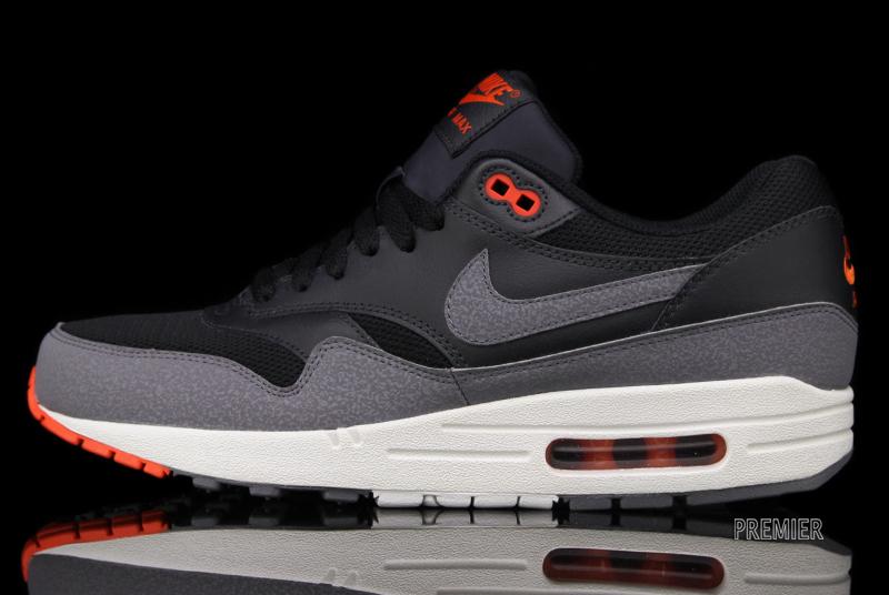 Nike Air Max 1 Essential Black Cool Grey Team Red 06
