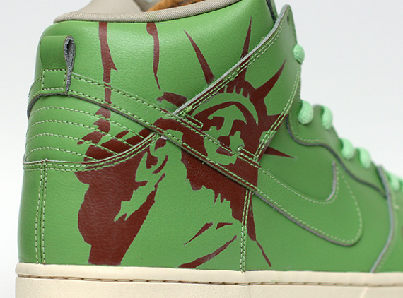 Nike SB Dunk High "Statue of Liberty" Customs by JWDanklefs