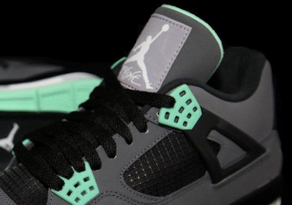 "Green Glow" Air Jordan IV