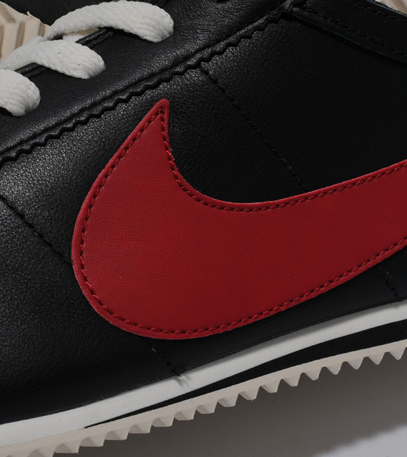 Nike Cortez Classic Black Red 3