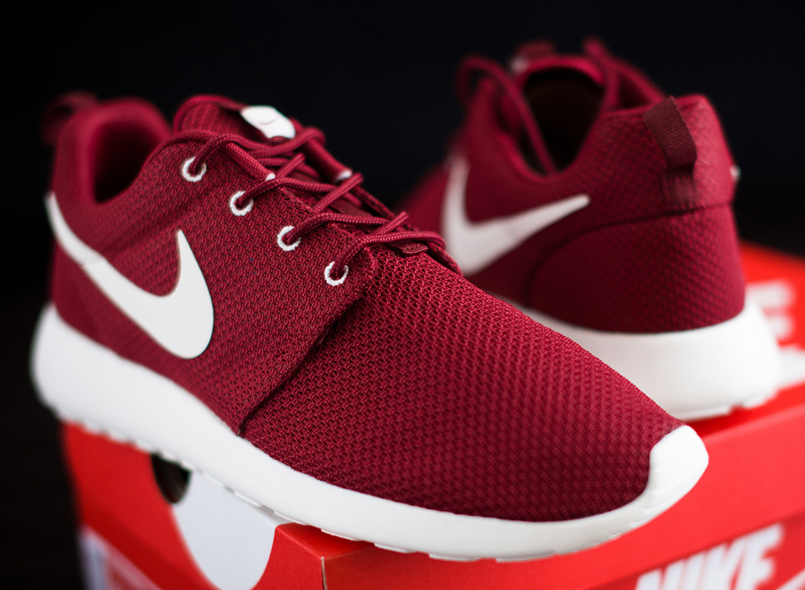 Nike Roshe Run "Team Red"