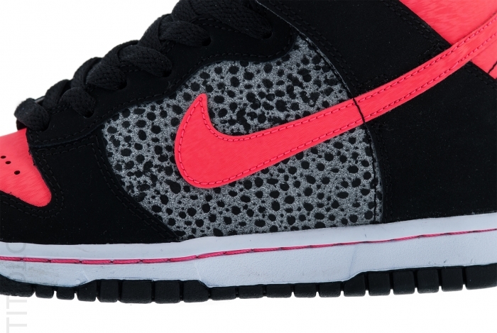 Nike Dunk High Gs Black Atomic Red Safari 02