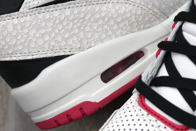 Nike Wmns Air Revolution Sky Hi Safari 4