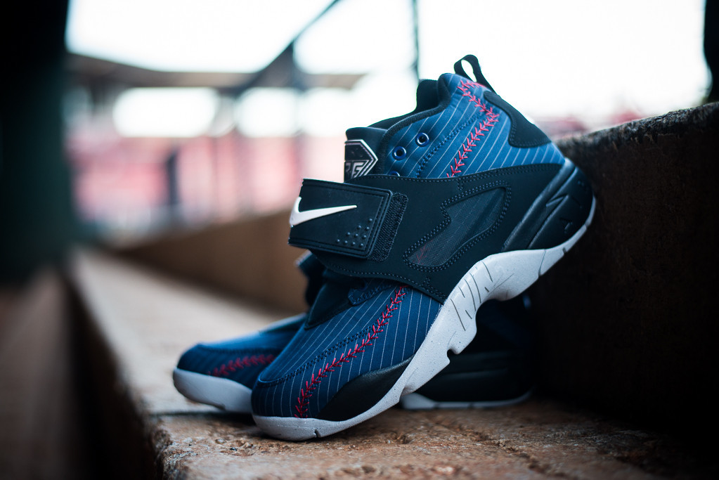 Nike Air Diamond Turf Baseball 2