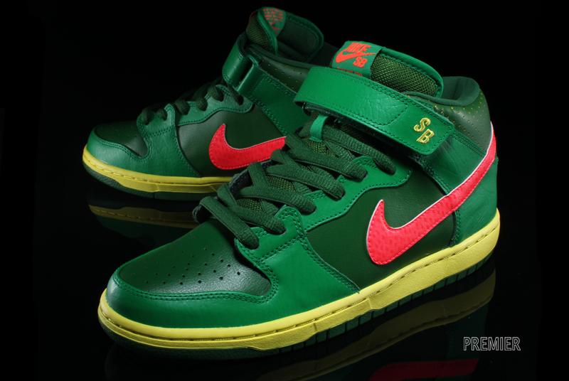 Nike Sb Dunk Low Lucky Green Fortress Green Atomic Red 02