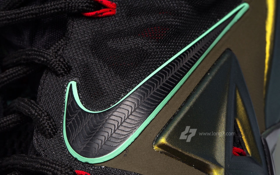 Parachute Gold Lebron Eleven 18
