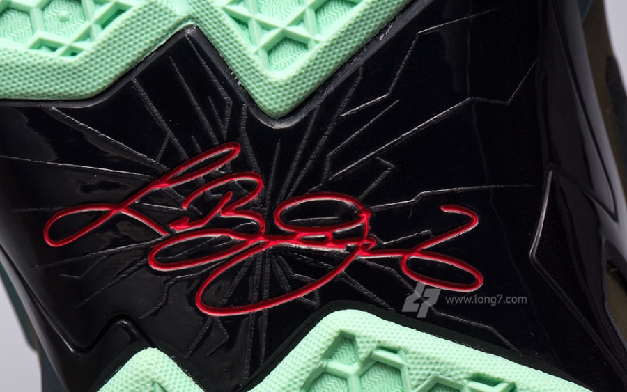 Parachute Gold Lebron Eleven 25