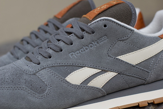 Reebok Classic Blue Suede Gum 3