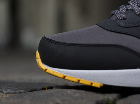 Nike Air Max 1 Essential Black Grey Laser Orange 1