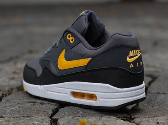 Nike Air Max 1 Essential Black Grey Laser Orange 4
