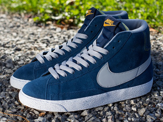 Nike Blazer Mid VNTG GS - Brave Blue - Wolf Grey - Laser Orange