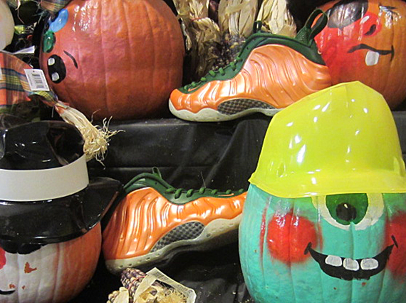 Nike Air Foamposite One Great Pumpkin Customs 6