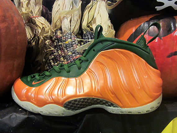 Nike Air Foamposite One Great Pumpkin Customs 7