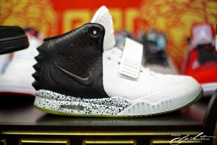 Nike Air Yeezy 2 Oreo Customs 01