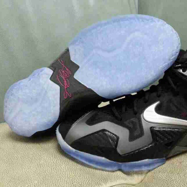 Nike Lebron 11 Gs Black Carbon Fiber Pink 03