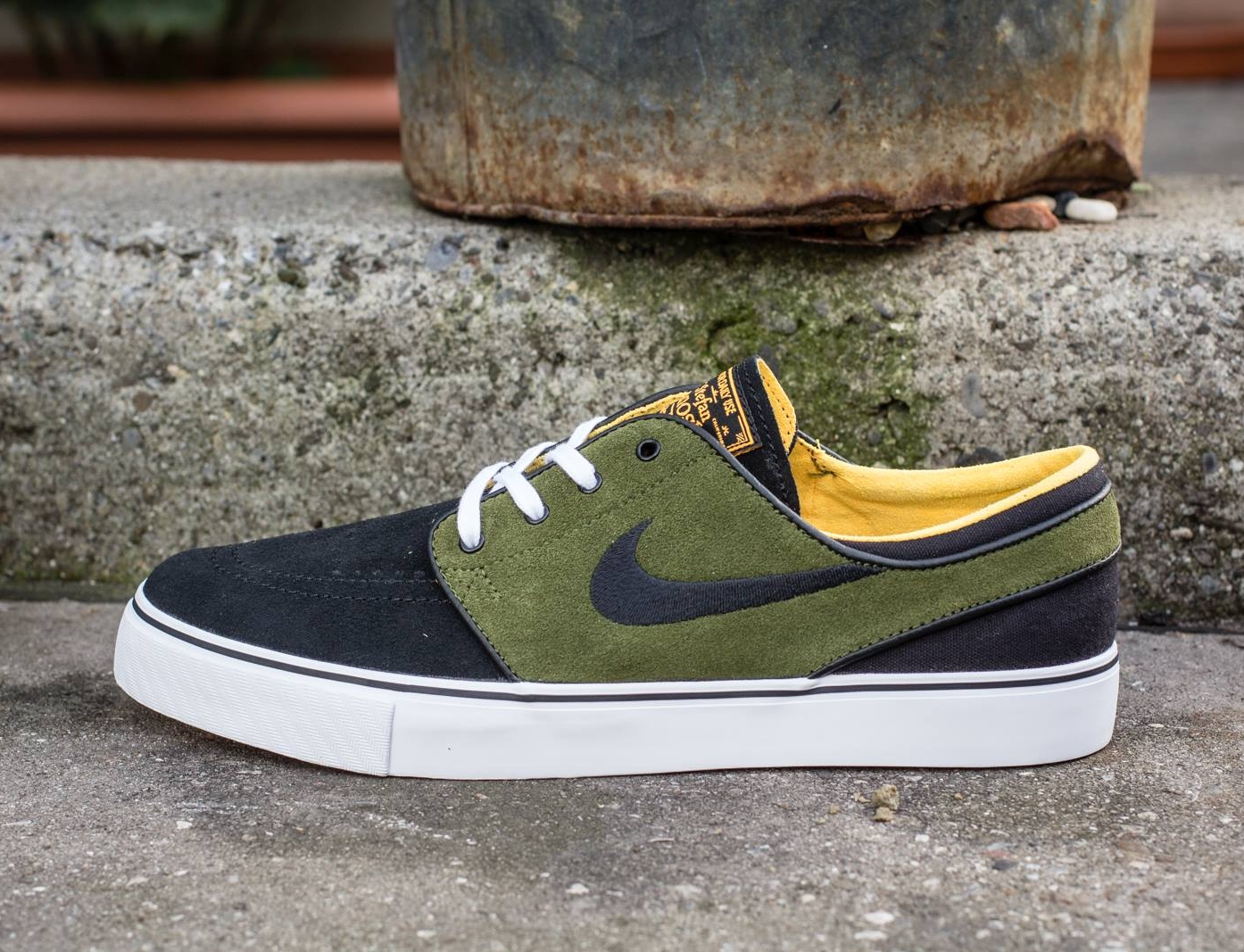Nike Sb Stefan Janoski Black Logan Green Laser Orange 02