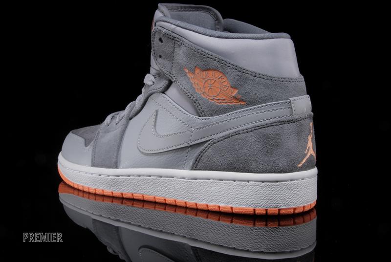 Air Jordan 1 Mid Wolf Grey Atomic Orange 04