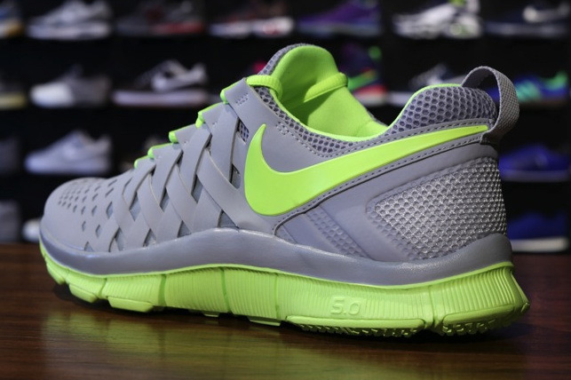 Nike Free Trainer 5 Wolf Grey Volt 2