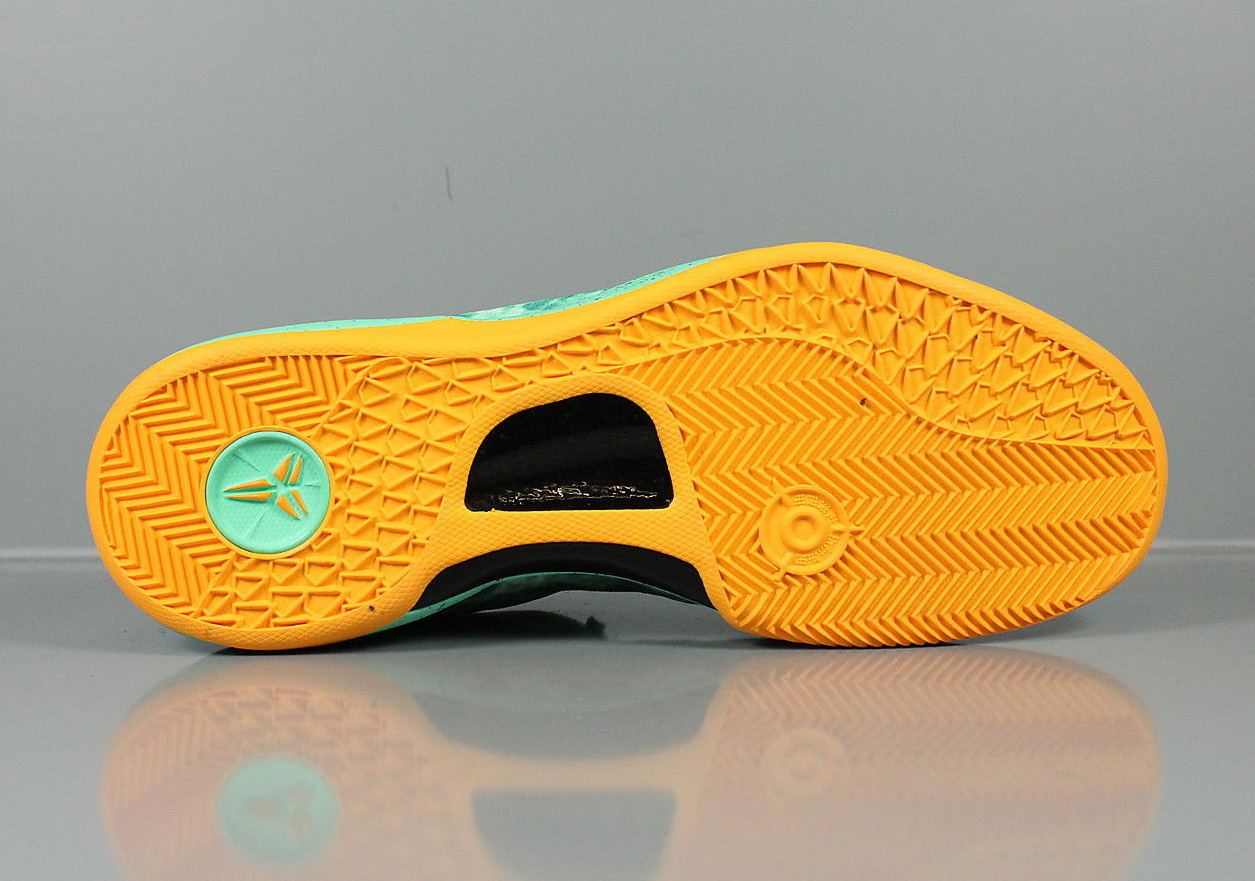 Nike Kobe 8 Green Glow Release 06