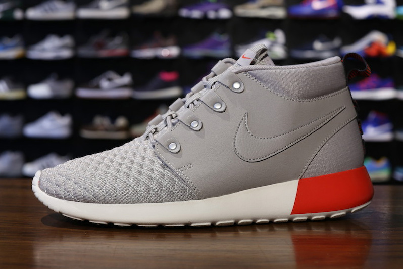 Nike Roshe Run Sneakerboot Light Iron Ore 02