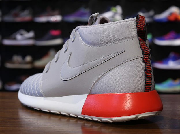Nike Roshe Run Sneakerboot Light Iron Ore 04