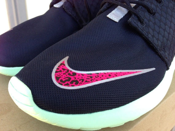 Nike Roshe Run Yeezy Nikestore 03