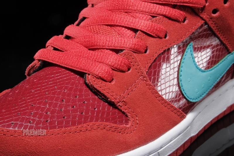 Nike Sb Dunk Low Brickhouse Turbo Green Team Red 4