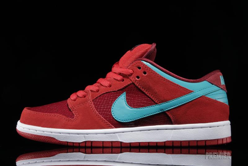 Nike Sb Dunk Low Brickhouse Turbo Green Team Red 7