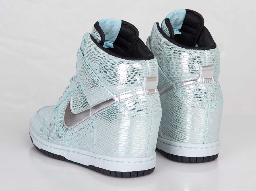 Nike Wmns Dunk Sky Hi Metallic Glacier 04