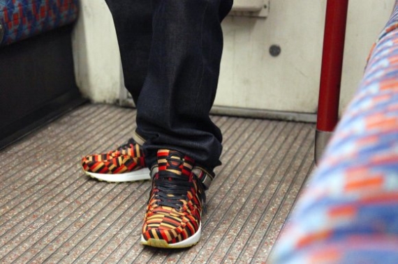 Roundel London Underground Nike Air Maxes 03
