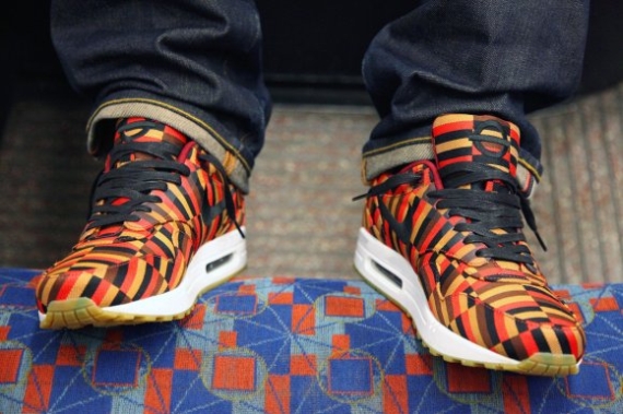 Roundel London Underground Nike Air Maxes 05
