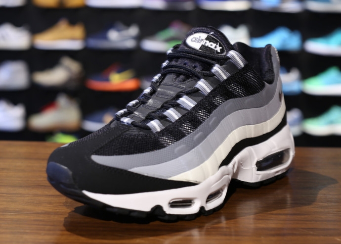 Nike Air Max 95 No Sew Summit White Anthracite Wolf Grey 03