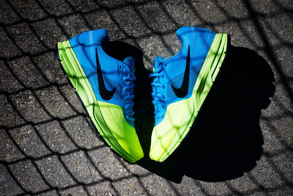 Nike Air Pegasus 30 Vivid Blue Volt 01
