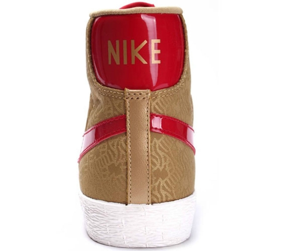 Nike Wmns Blazer Mid Yoth 01