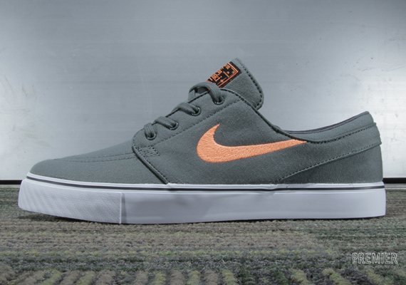 Nike SB Stefan Janoski - Dark Mica Green - Atomic Orange