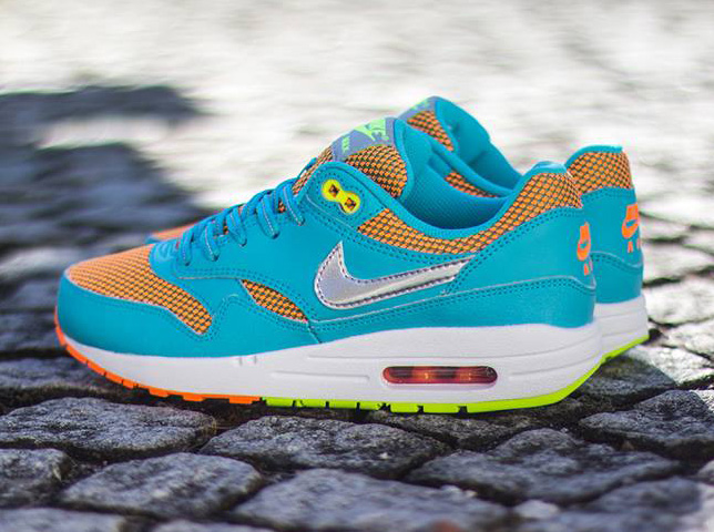 Nike Air Max Le Gs Gamma Blue Metallic Silver Total Orange Volt 03