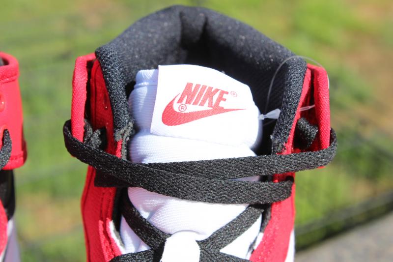 Air Jordan 1 Retro Ko High Bulls 03