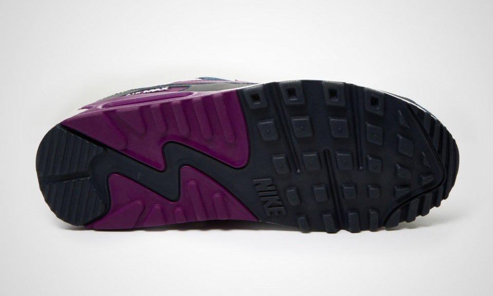 Nike Wmns Air Max 90 Obsidian Bright Grape 03
