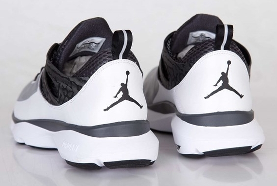 Jordan Flight Runner Black White Anthracite Metallic Silver 6