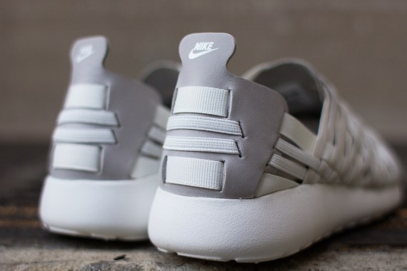 Nike Wmns Roshe Run Woven 2 0 Light Orewood Brown 05