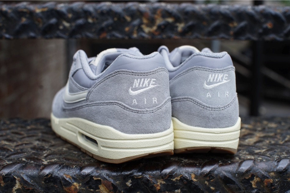 Nike Air Max 1 Essential Matte Silver 02