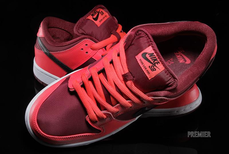 Nike Sb Dunk Low Laser Crimson Team Red 01