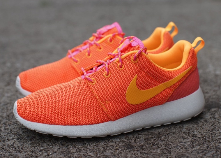 Nike Womens Roshe Run Pink Glow Atomic Mango 05